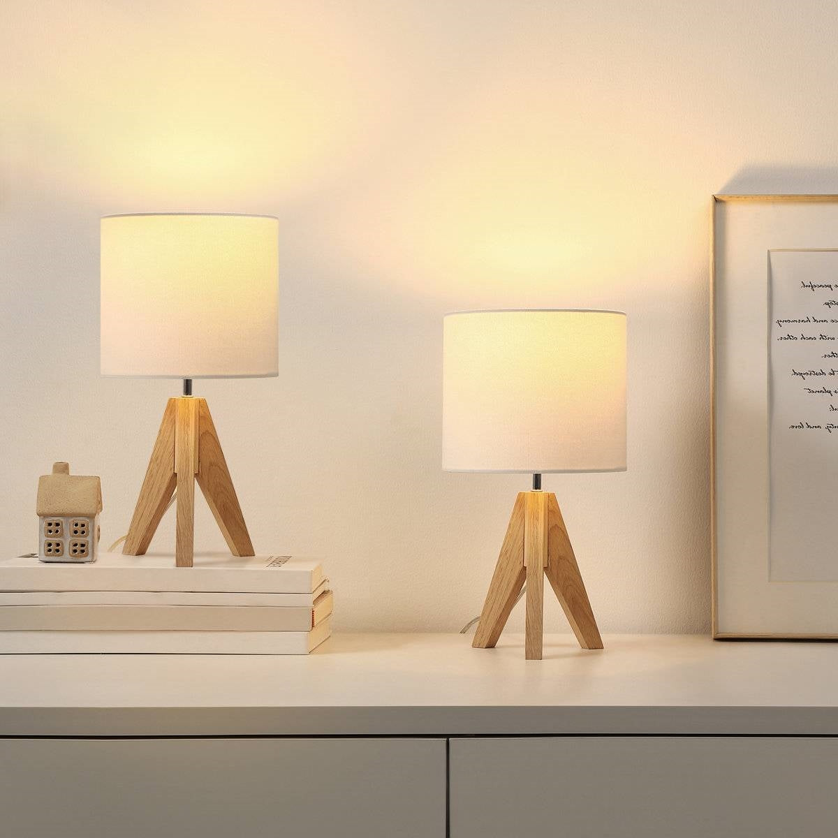 Set van 2 Scandinavische Driepoot Bureaulamp met Witte Linnen Kap