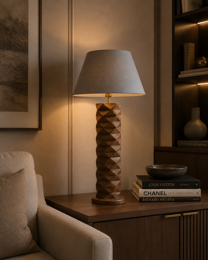 Grote houten tafellamp met linnen kap – warm bohemian design