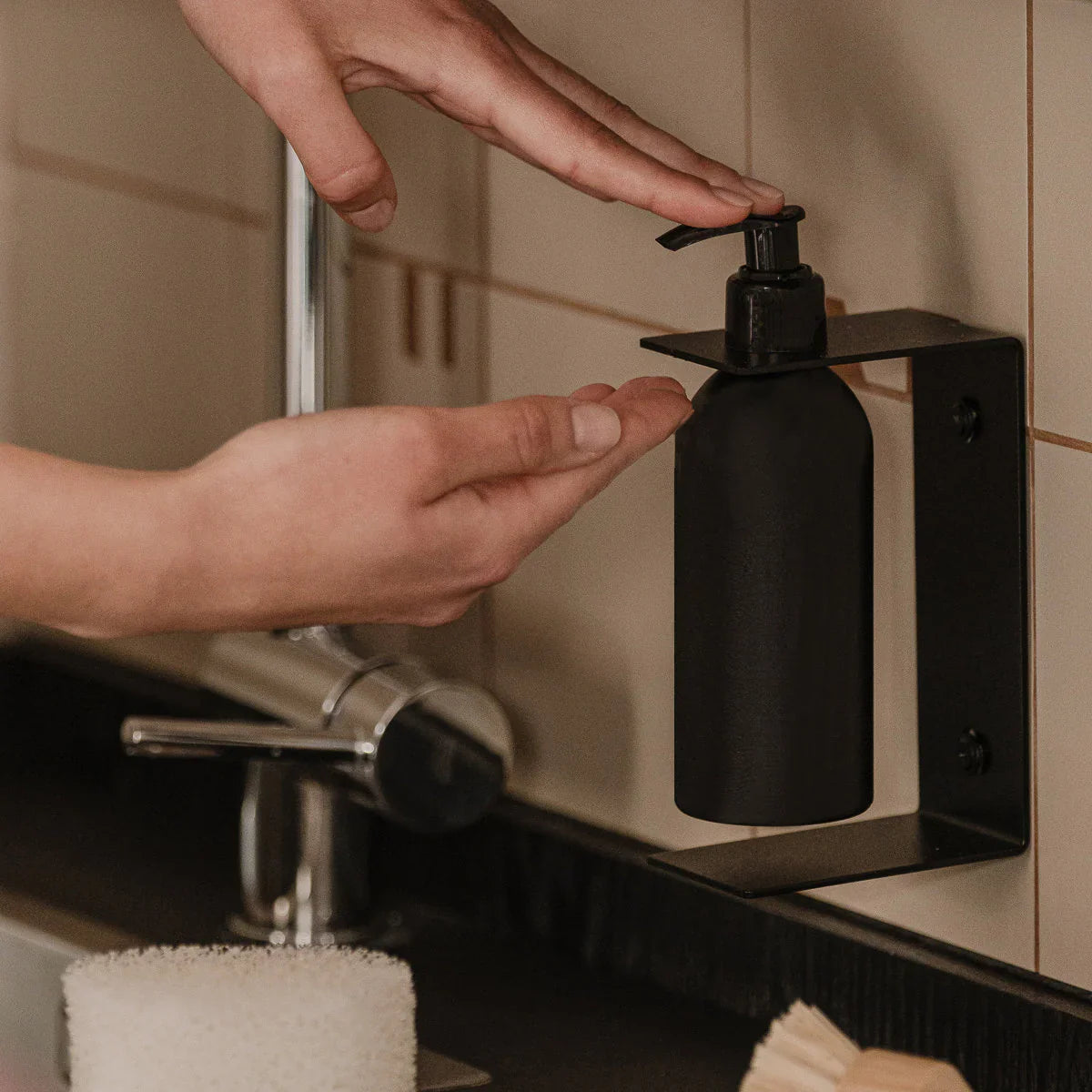 Wandzeepdispenser Catania – voor badkamer en keuken
