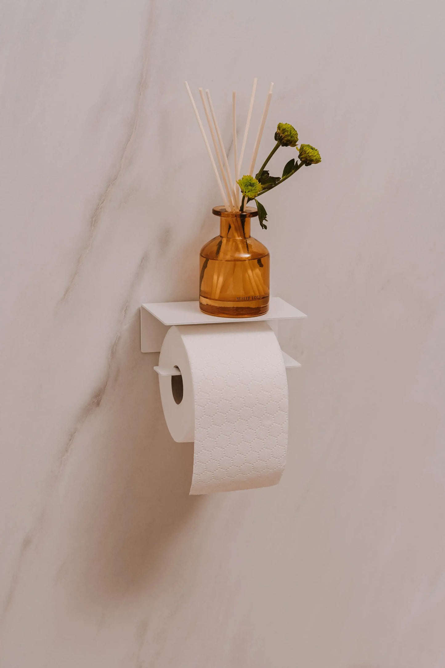 Toiletrolhouder Berno – met geïntegreerd plankje