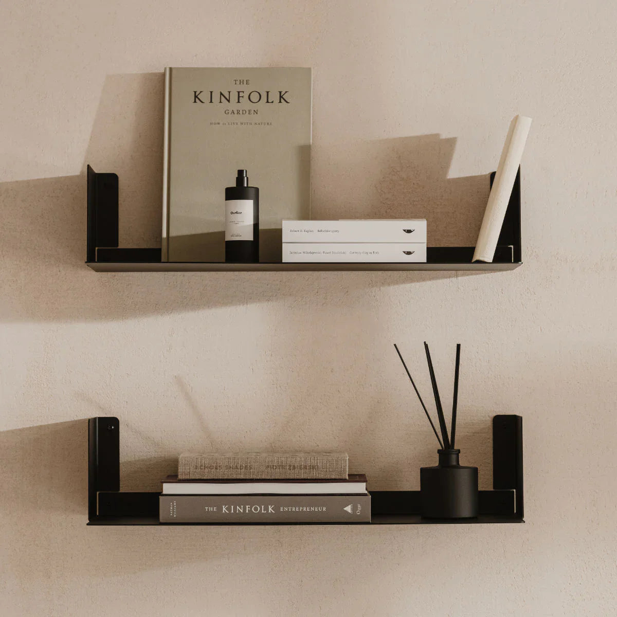 Metalen wandplank Firenze – zwevende boekenplank
