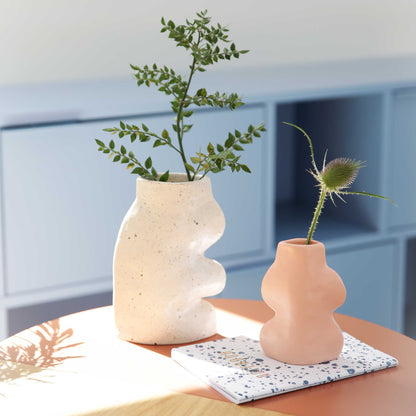 Keramische vaas – klein – roze – organische vorm – Scandinavisch design